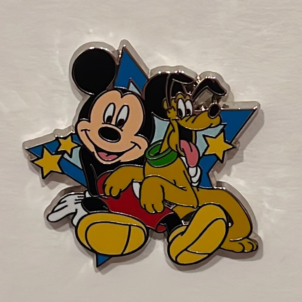 Disney Pin - Mickey and Pluto Star Pin